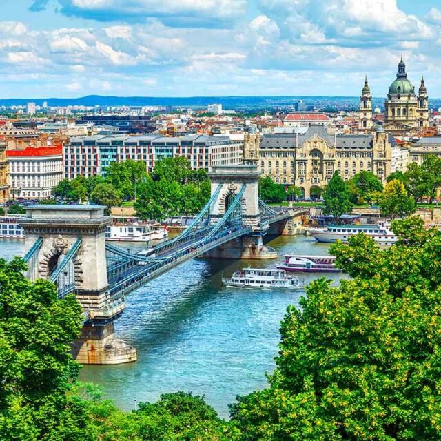 https://smileviadentaltourismks.com/wp-content/uploads/2020/01/budapest-1-640x640.jpg